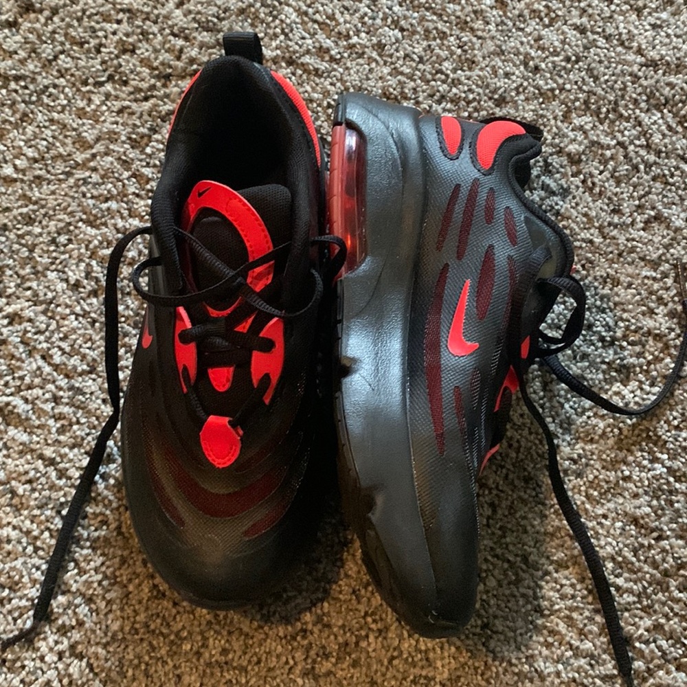 Kids size 2 Nike sneakers